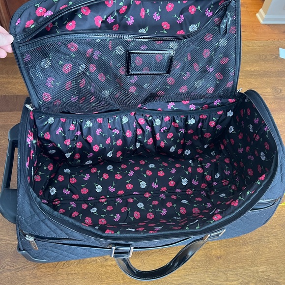 Vera Bradley Black Quilted Travel Roller Bag - Picture 5 of 6